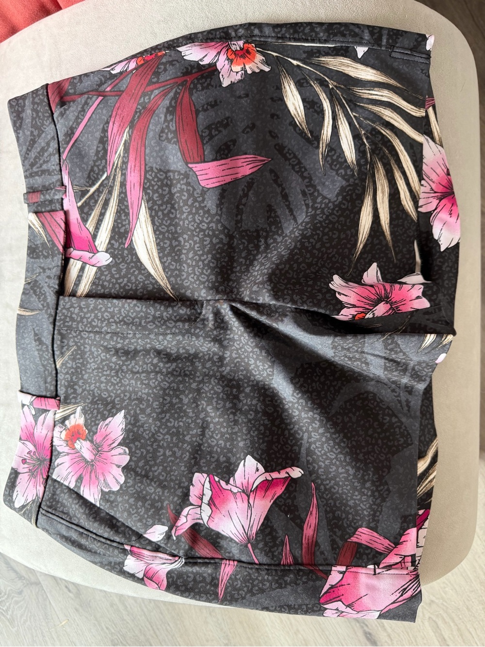 White House Black Market Black Floral Pink Skort